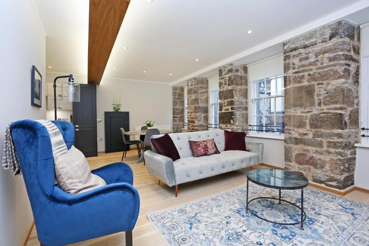 Joivy Refurbished Home On The Royal Mile EDI Exterior photo