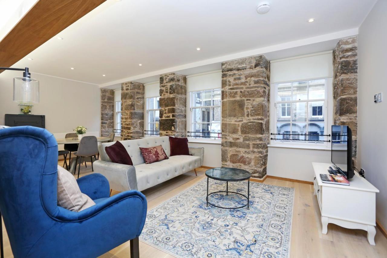 Joivy Refurbished Home On The Royal Mile EDI Exterior photo