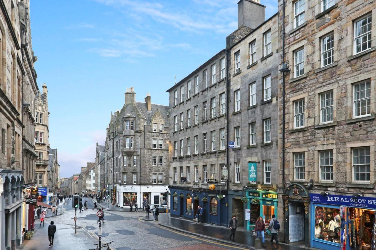 Joivy Refurbished Home On The Royal Mile EDI Exterior photo