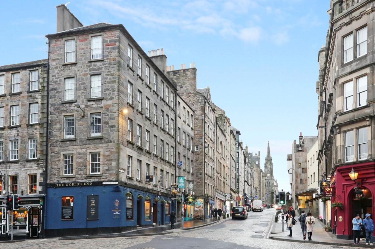 Joivy Refurbished Home On The Royal Mile EDI Exterior photo